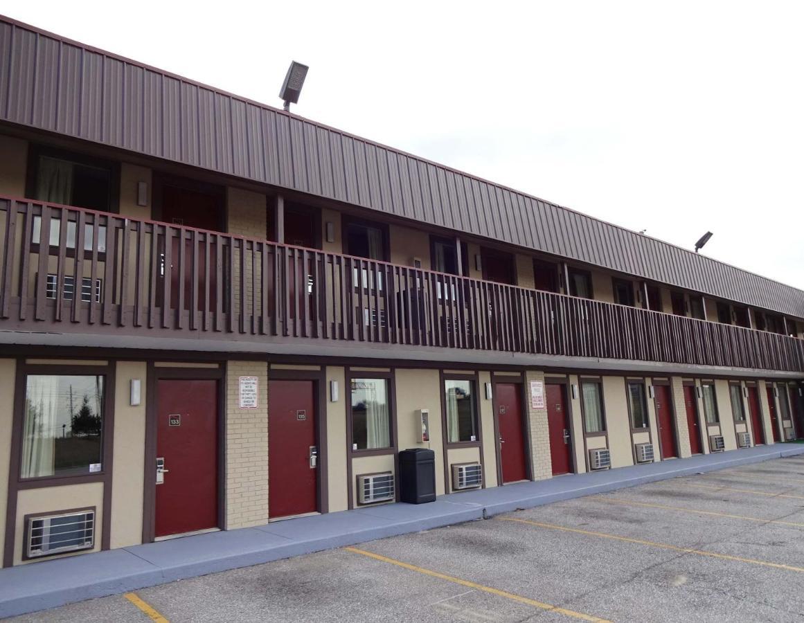 Red Roof Inn Indianapolis - Castleton Экстерьер фото